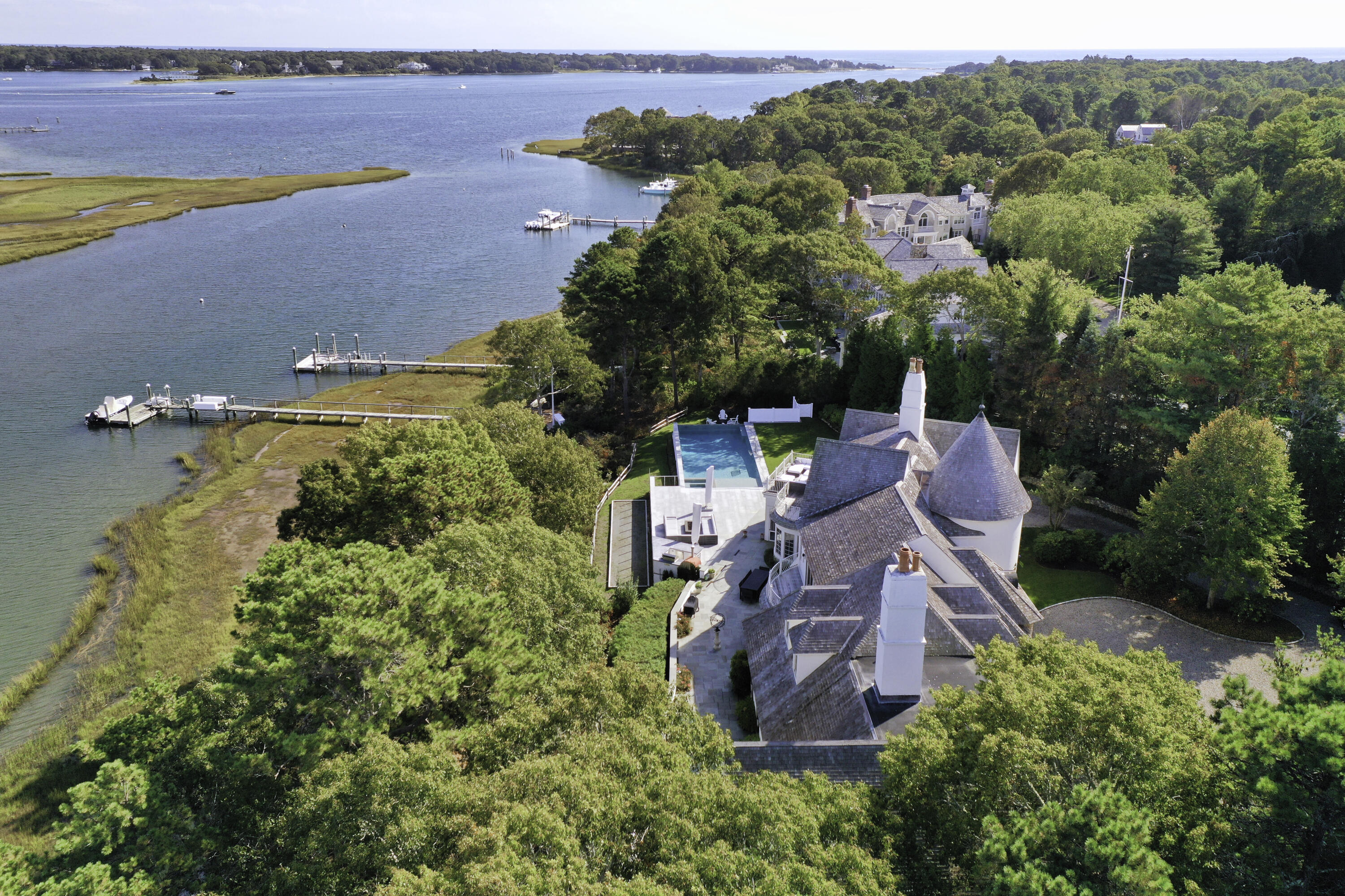 Osterville, Massachusetts 02655, United States, 5 Bedrooms Bedrooms, ,5 BathroomsBathrooms,Residential,Active,69216