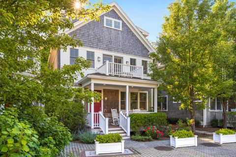 Townhouse in Provincetown MA 21 Bradford Street Extension.jpg