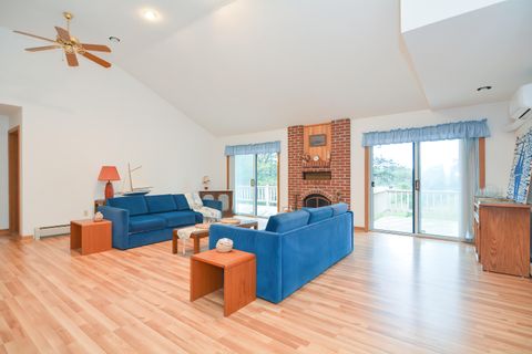 Single Family Residence in East Falmouth MA 84 Overlook Circle 9.jpg