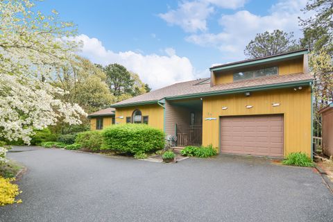 Single Family Residence in East Falmouth MA 84 Overlook Circle 2.jpg