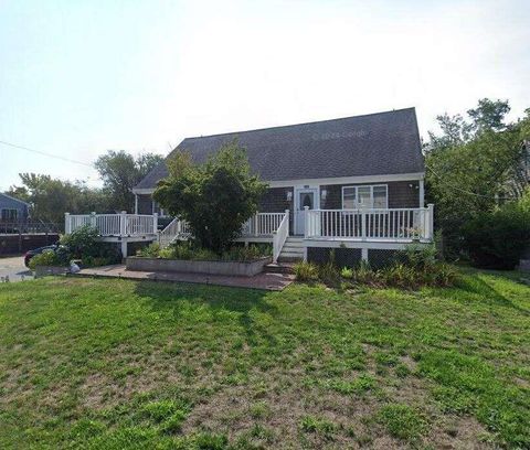 Photo of 7 Sandy Hill Lane #UNIT A, Provincetown, MA 02657 (MLS # 22602121)