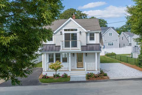 Photo of 10 Vesper Avenue, Falmouth, MA 02540 (MLS # 22604093)