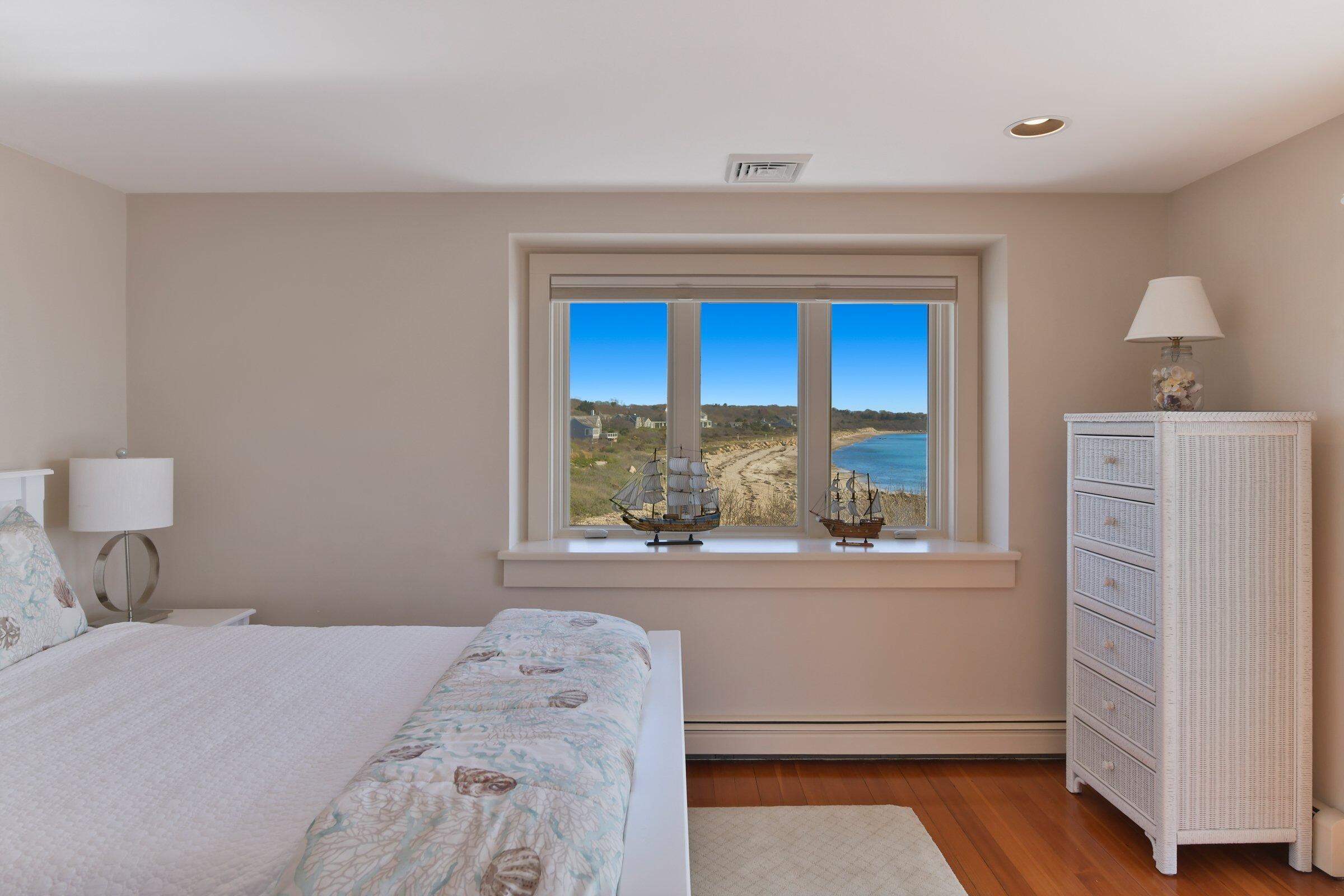 Falmouth, Massachusetts 02540, United States, 4 Bedrooms Bedrooms, ,3 BathroomsBathrooms,Residential,Active,209015