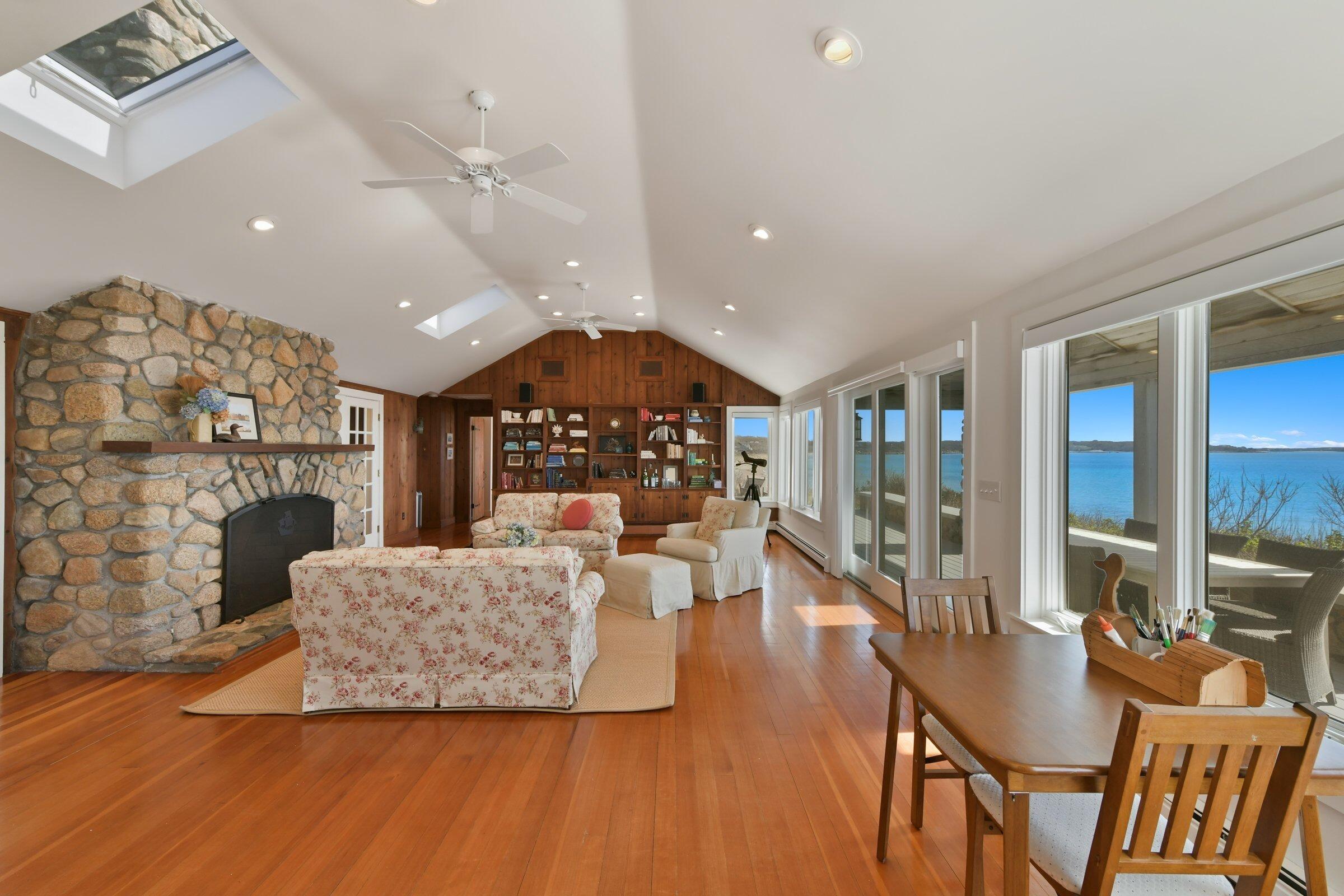 Falmouth, Massachusetts 02540, United States, 4 Bedrooms Bedrooms, ,3 BathroomsBathrooms,Residential,Active,209015