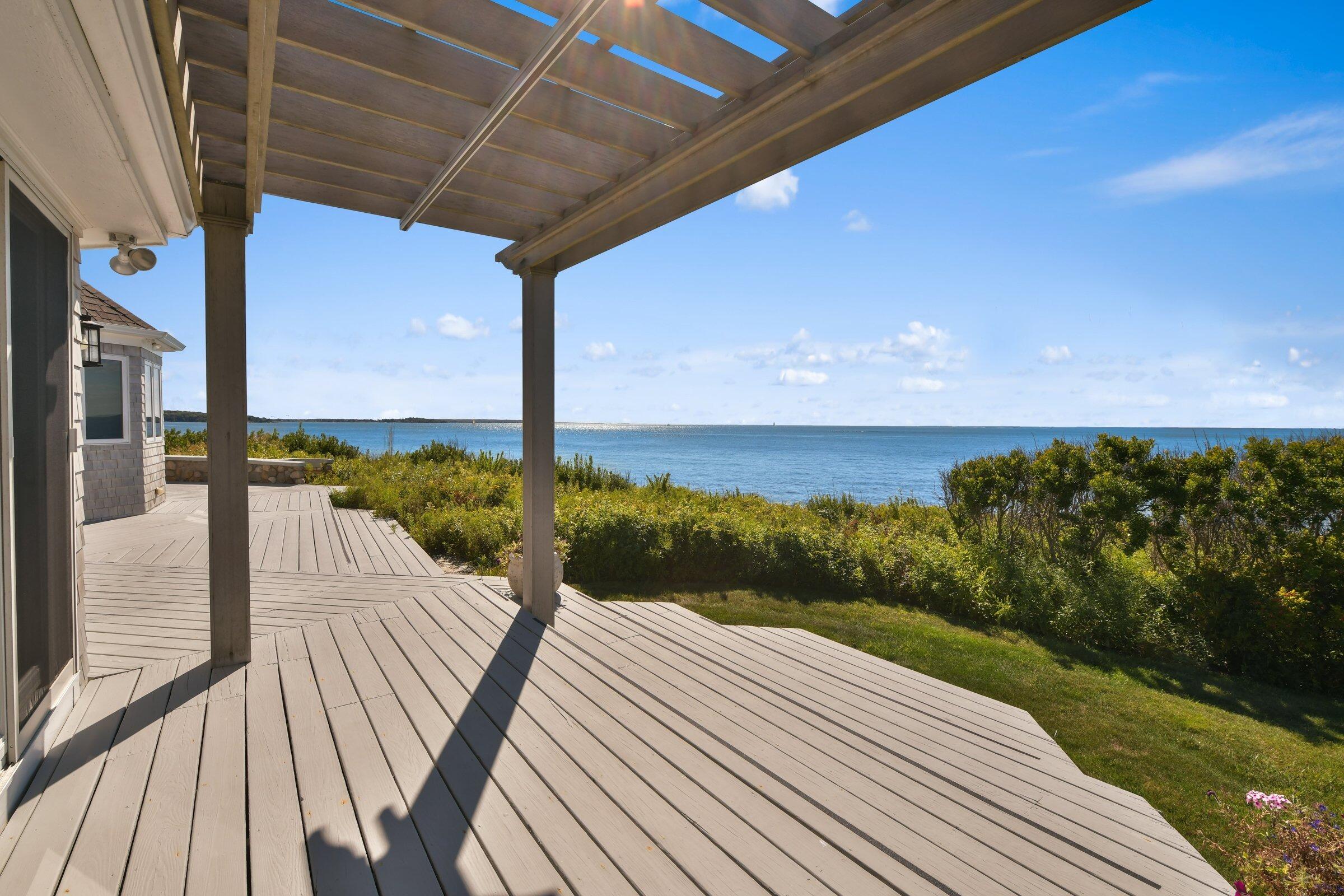 Falmouth, Massachusetts 02540, United States, 4 Bedrooms Bedrooms, ,3 BathroomsBathrooms,Residential,Active,209015