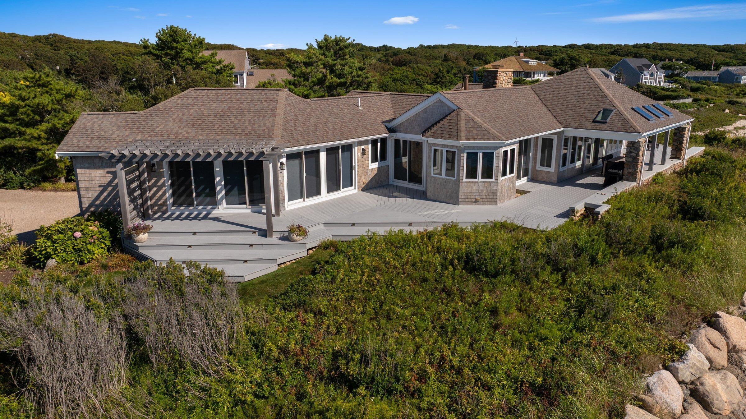 Falmouth, Massachusetts 02540, United States, 4 Bedrooms Bedrooms, ,3 BathroomsBathrooms,Residential,Active,209015