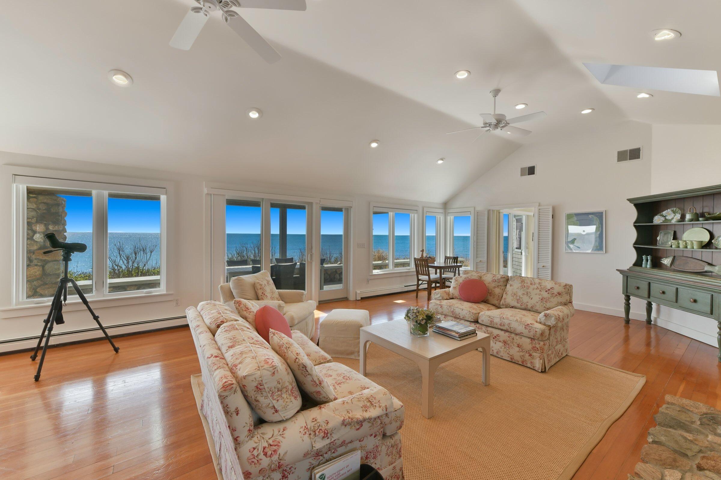 Falmouth, Massachusetts 02540, United States, 4 Bedrooms Bedrooms, ,3 BathroomsBathrooms,Residential,Active,209015