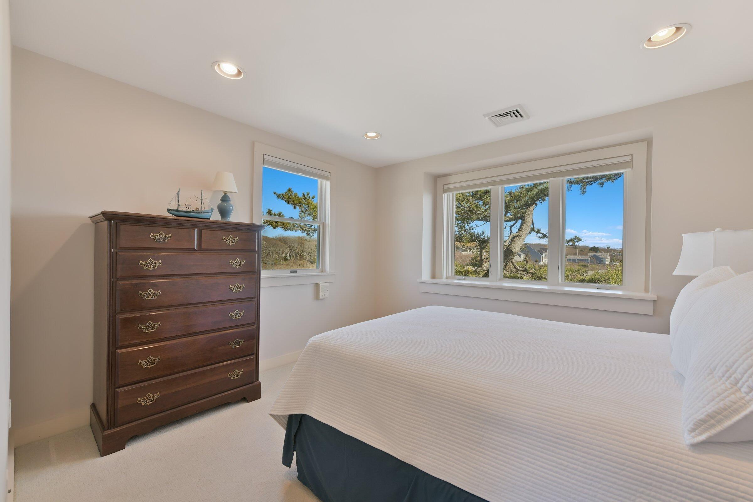 Falmouth, Massachusetts 02540, United States, 4 Bedrooms Bedrooms, ,3 BathroomsBathrooms,Residential,Active,209015