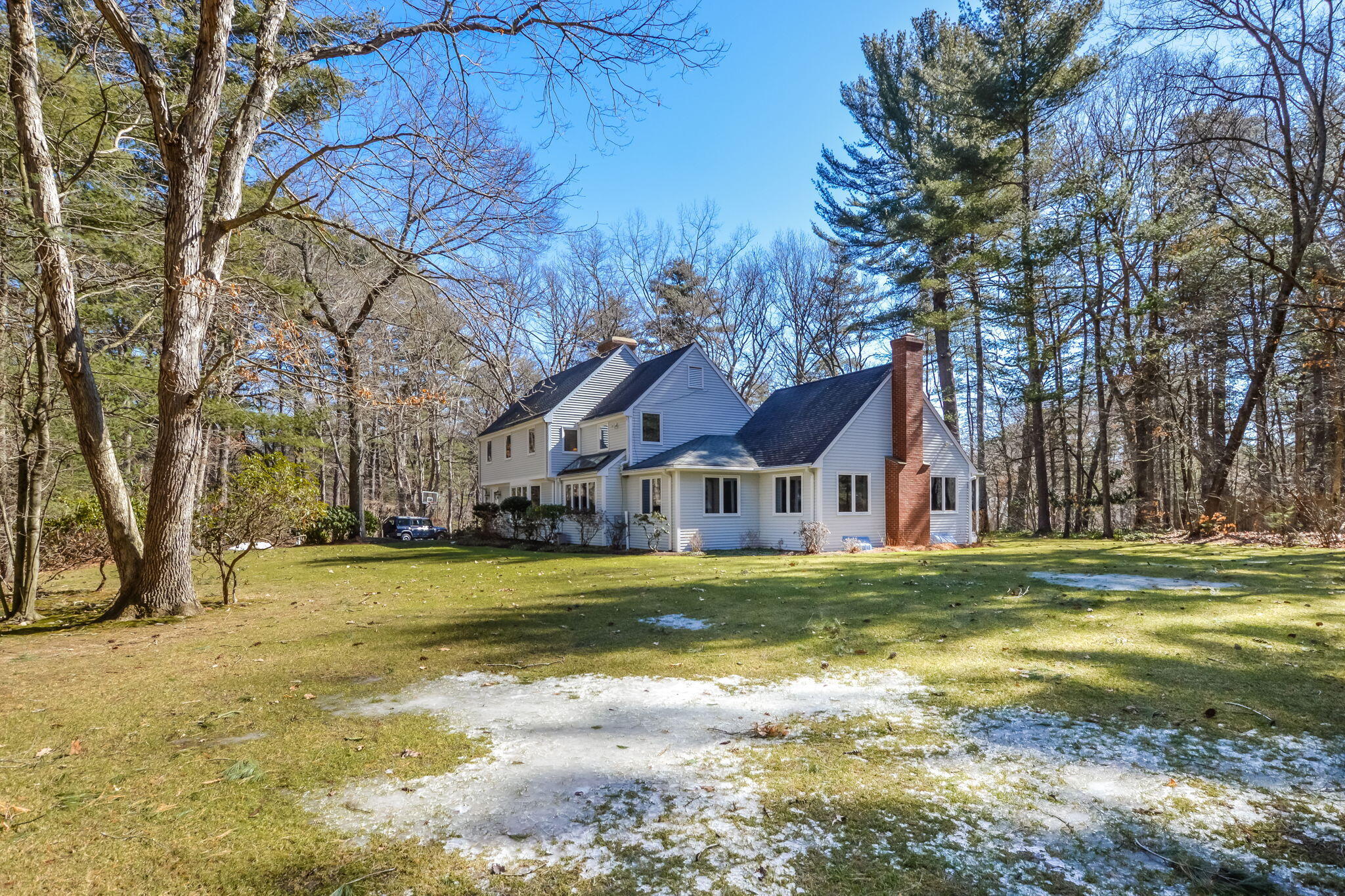 Weston, Massachusetts 02493, United States, 5 Bedrooms Bedrooms, ,3 BathroomsBathrooms,Residential,Pending,77794