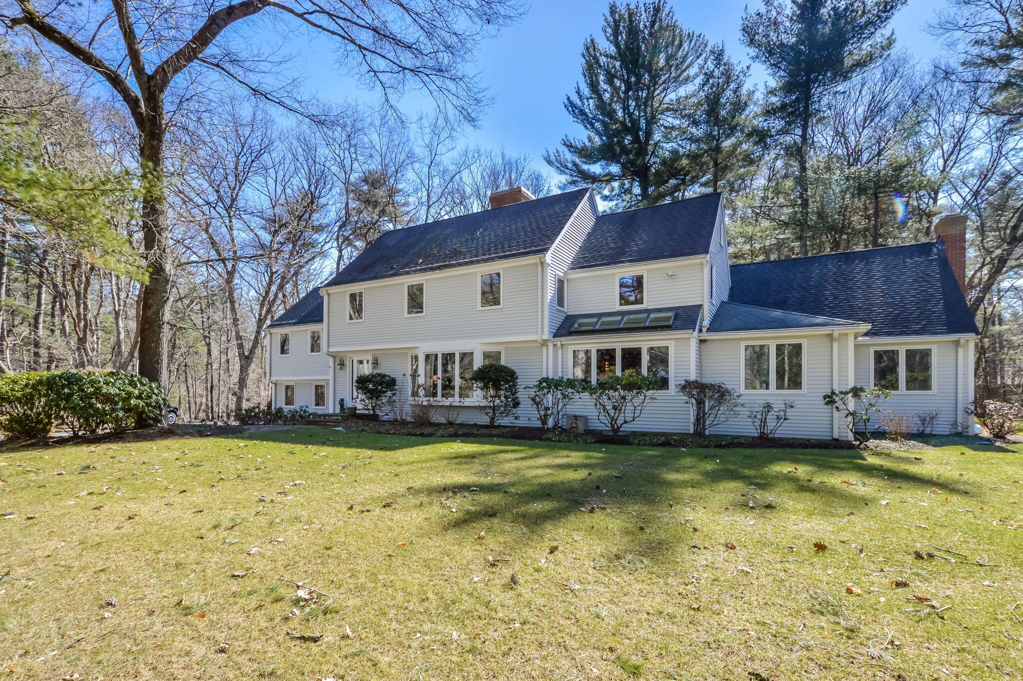 Weston, Massachusetts 02493, United States, 5 Bedrooms Bedrooms, ,3 BathroomsBathrooms,Residential,Pending,77794