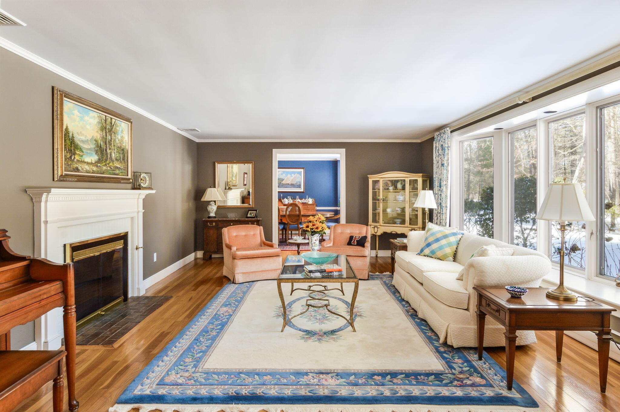 Weston, Massachusetts 02493, United States, 5 Bedrooms Bedrooms, ,3 BathroomsBathrooms,Residential,Pending,77794