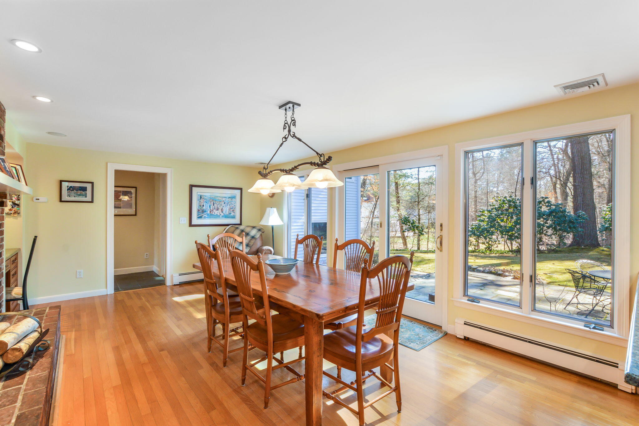 Weston, Massachusetts 02493, United States, 5 Bedrooms Bedrooms, ,3 BathroomsBathrooms,Residential,Pending,77794