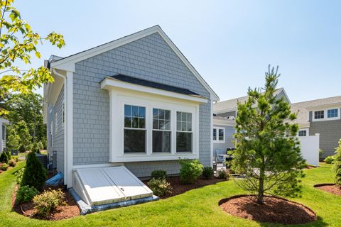 Single Family Residence in Mashpee MA 75 Cobblestone Circle 32.jpg