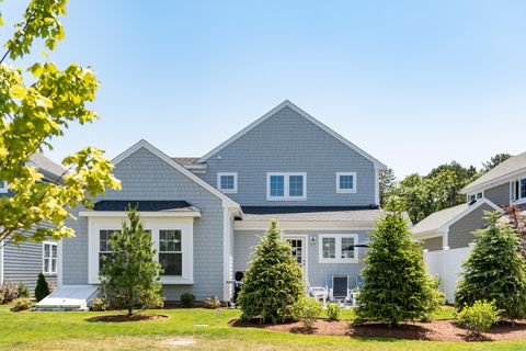 Single Family Residence in Mashpee MA 75 Cobblestone Circle 33.jpg