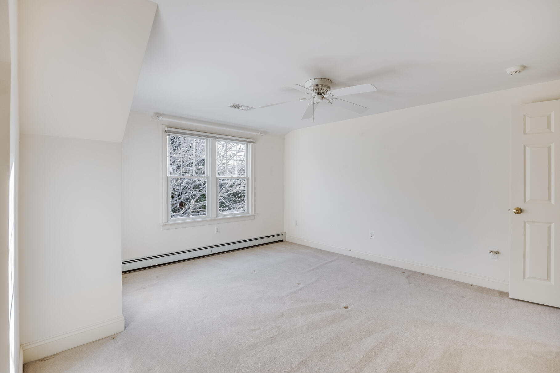 Chatham, Massachusetts 02633, United States, 4 Bedrooms Bedrooms, ,4 BathroomsBathrooms,Residential,Active,107695