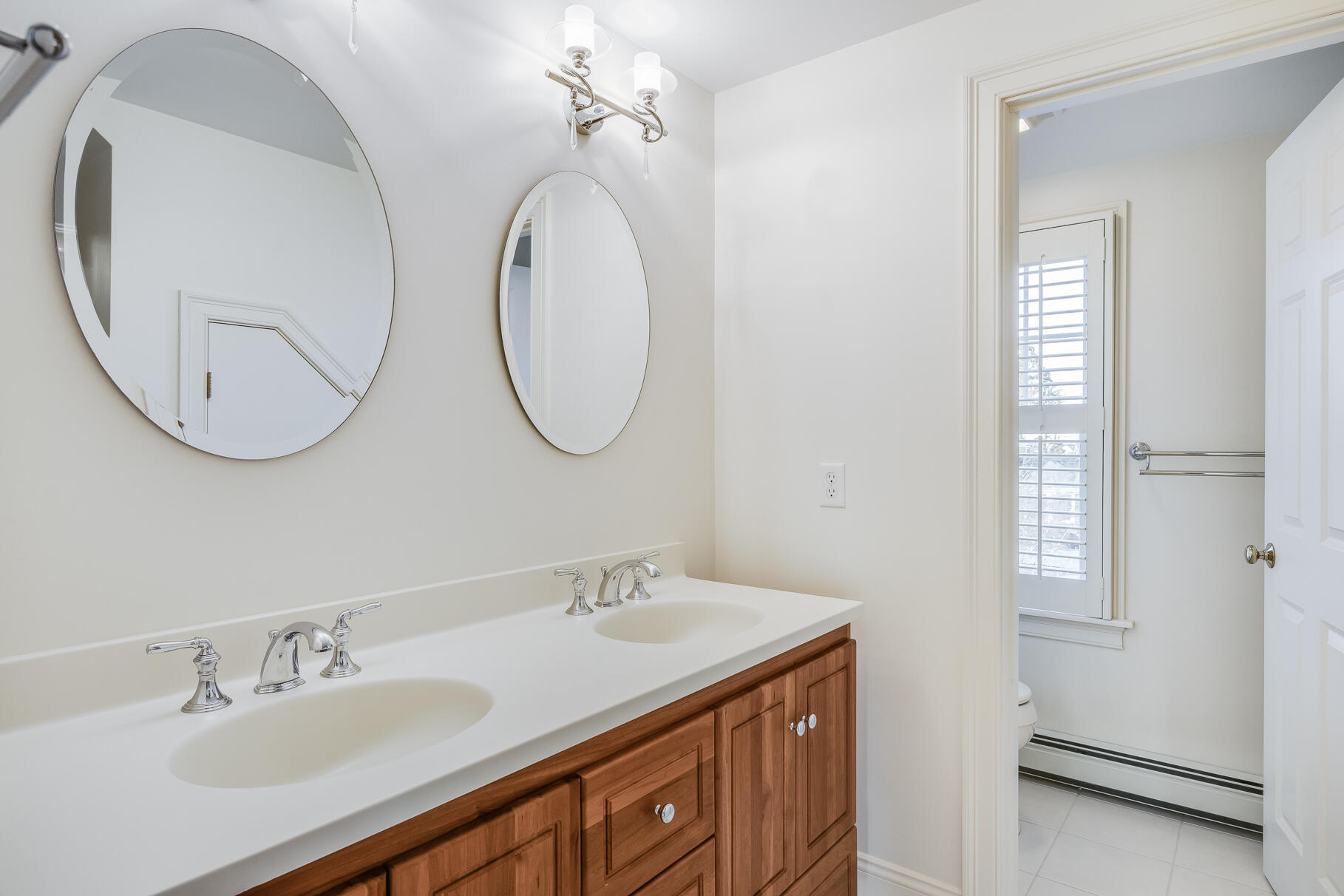 Chatham, Massachusetts 02633, United States, 4 Bedrooms Bedrooms, ,4 BathroomsBathrooms,Residential,Active,107695