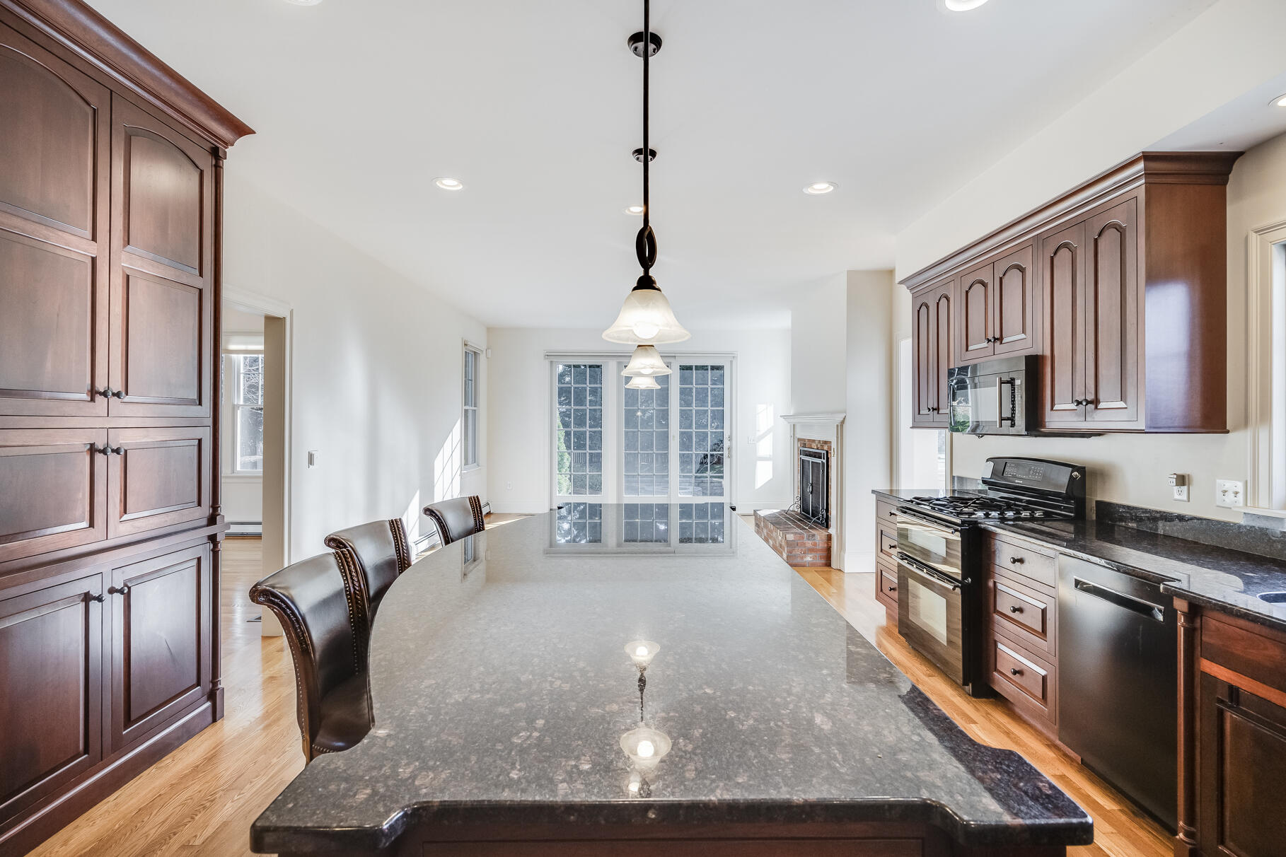 Chatham, Massachusetts 02633, United States, 4 Bedrooms Bedrooms, ,4 BathroomsBathrooms,Residential,Active,107695