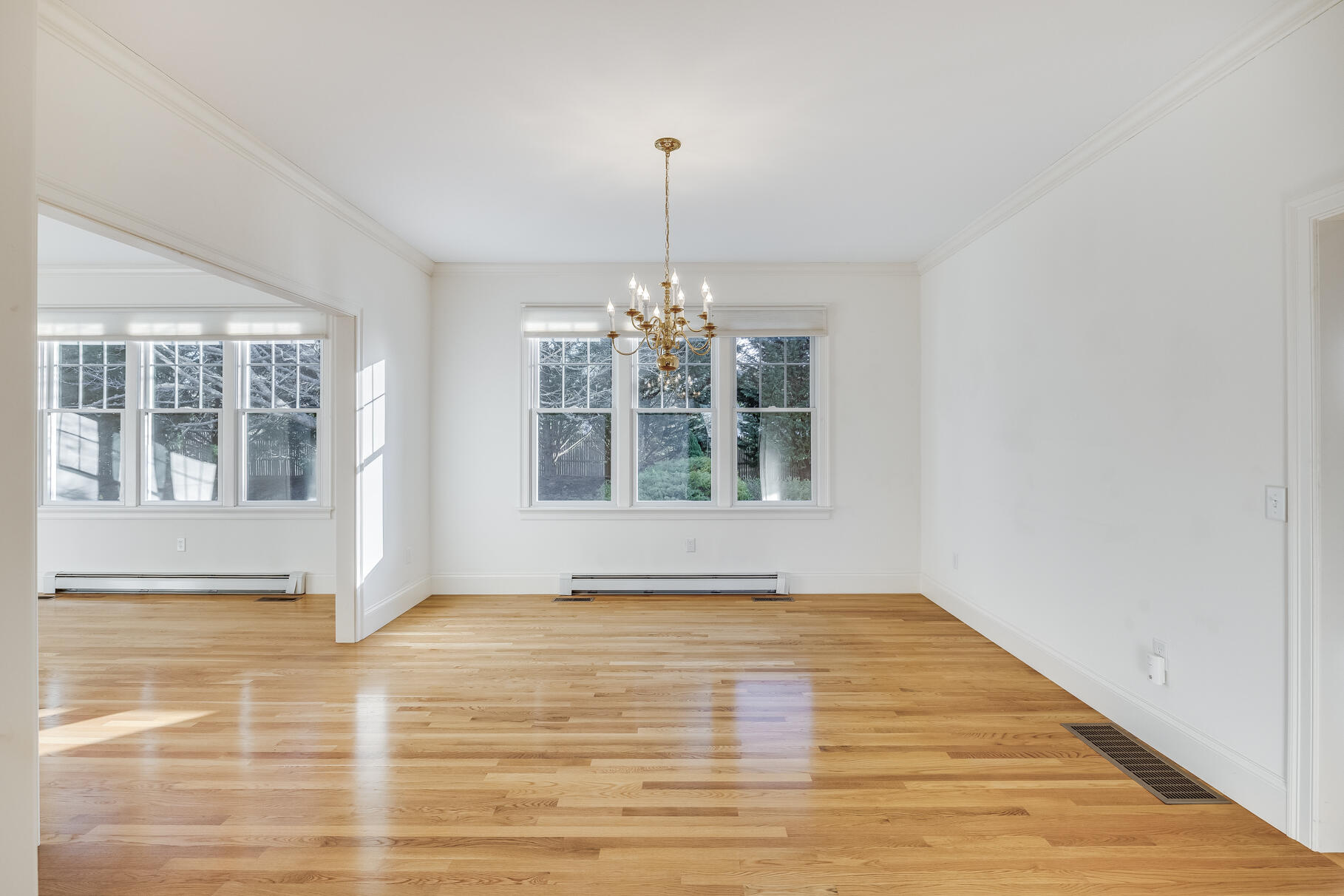 Chatham, Massachusetts 02633, United States, 4 Bedrooms Bedrooms, ,4 BathroomsBathrooms,Residential,Active,107695