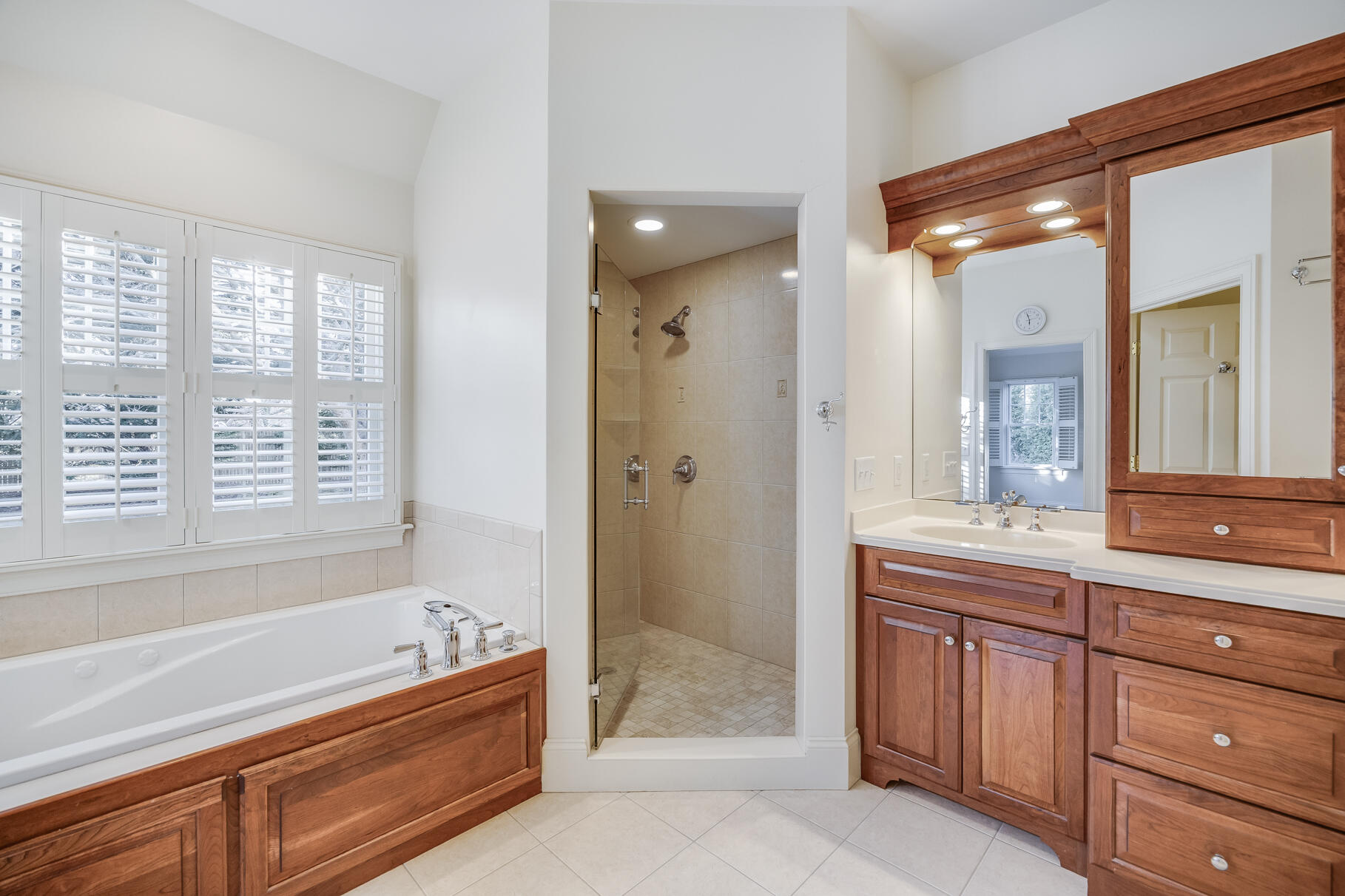 Chatham, Massachusetts 02633, United States, 4 Bedrooms Bedrooms, ,4 BathroomsBathrooms,Residential,Active,107695