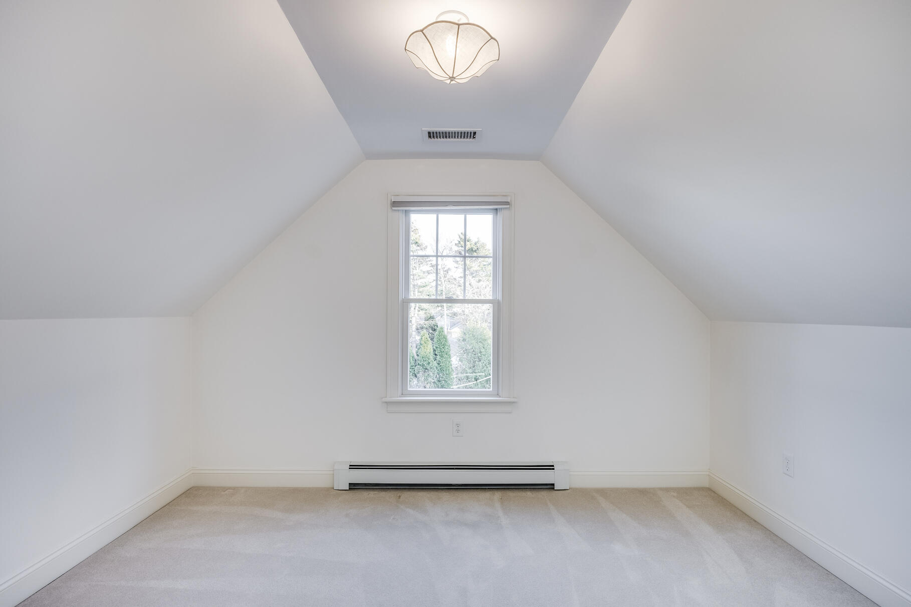 Chatham, Massachusetts 02633, United States, 4 Bedrooms Bedrooms, ,4 BathroomsBathrooms,Residential,Active,107695