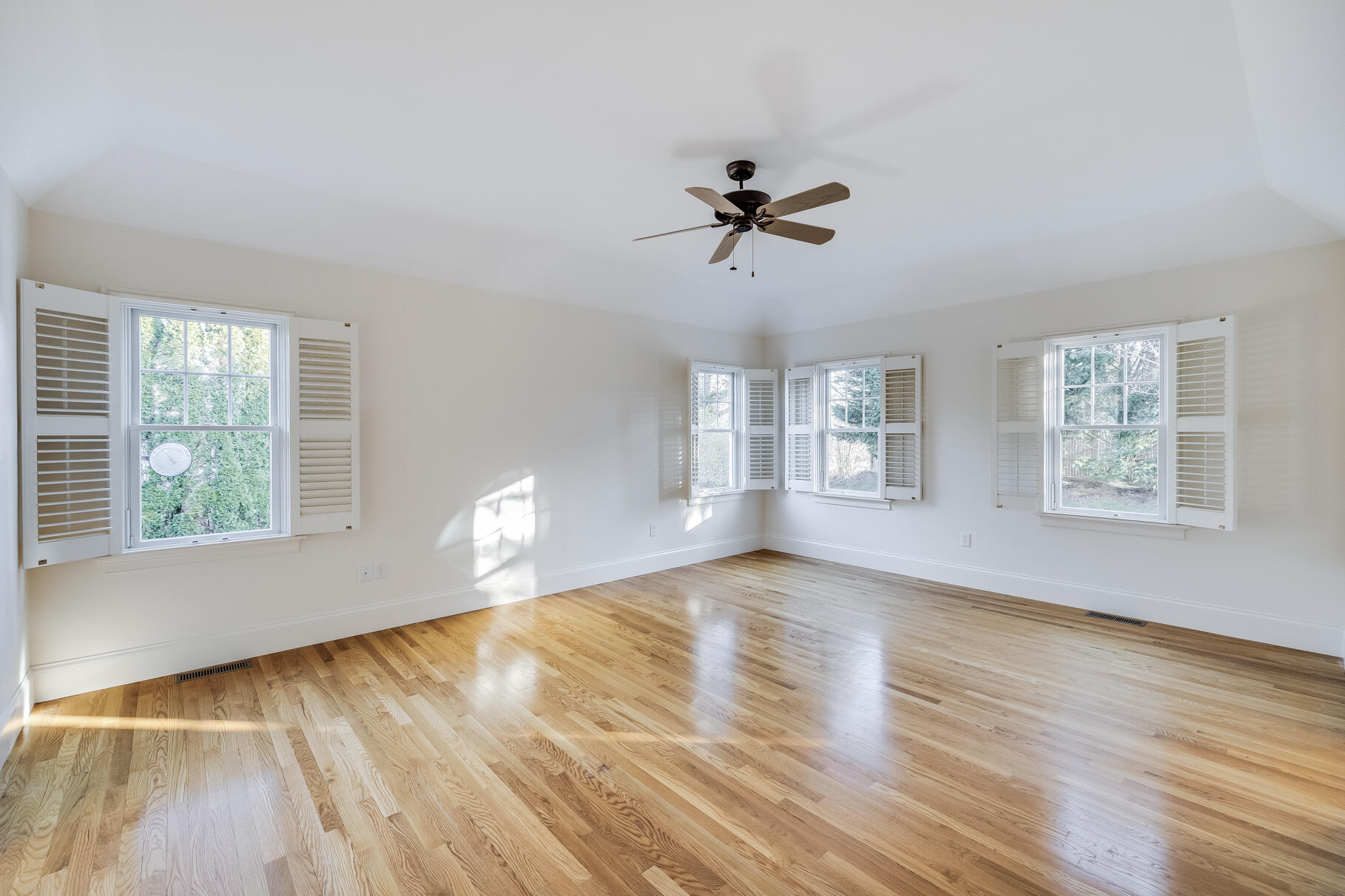 Chatham, Massachusetts 02633, United States, 4 Bedrooms Bedrooms, ,4 BathroomsBathrooms,Residential,Active,107695