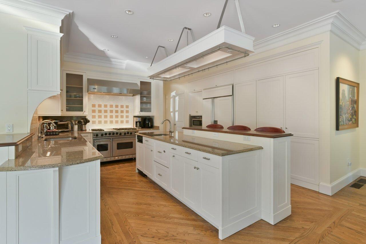 Mashpee, Massachusetts 02649, United States, 6 Bedrooms Bedrooms, ,8 BathroomsBathrooms,Residential,Active,190578