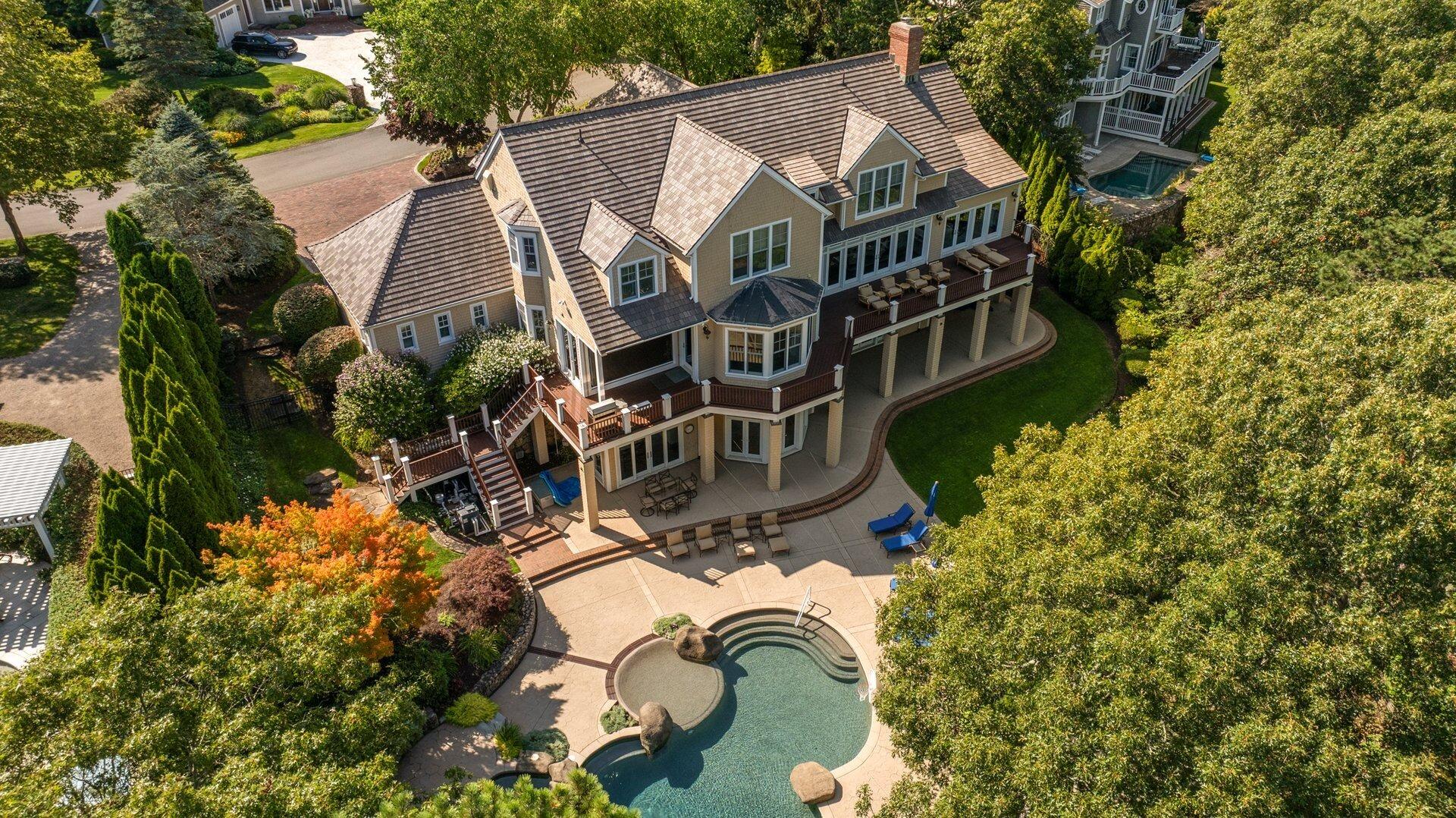 Mashpee, Massachusetts 02649, United States, 6 Bedrooms Bedrooms, ,8 BathroomsBathrooms,Residential,Active,190578