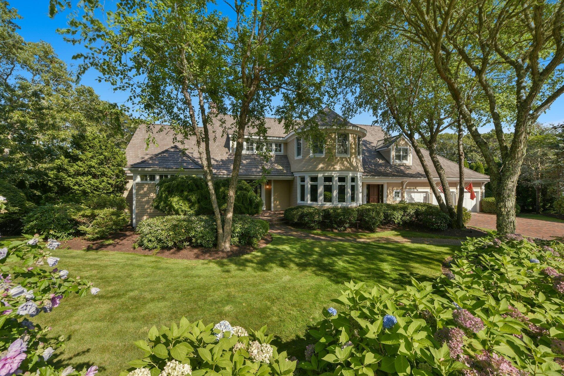 Mashpee, Massachusetts 02649, United States, 6 Bedrooms Bedrooms, ,8 BathroomsBathrooms,Residential,Active,190578