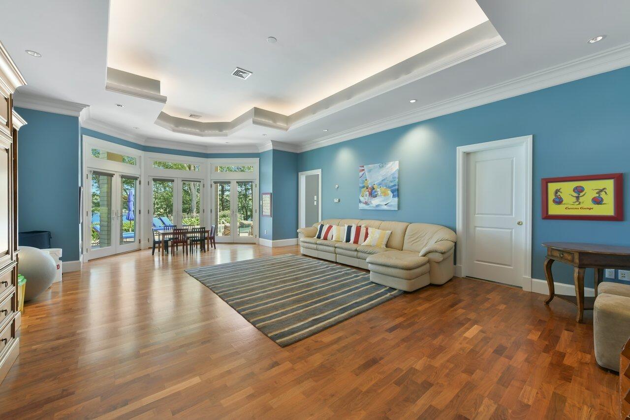 Mashpee, Massachusetts 02649, United States, 6 Bedrooms Bedrooms, ,8 BathroomsBathrooms,Residential,Active,190578