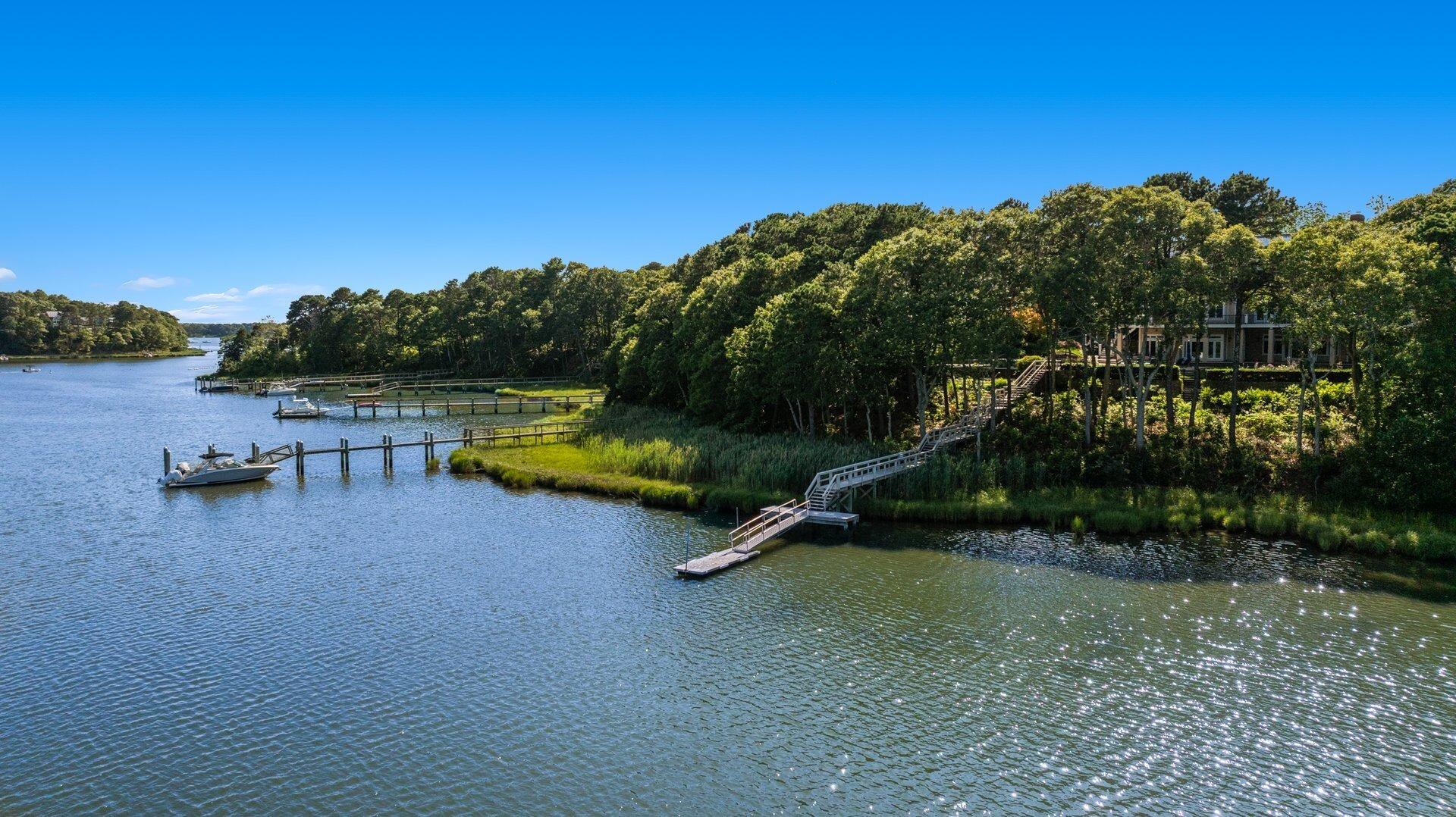 Mashpee, Massachusetts 02649, United States, 6 Bedrooms Bedrooms, ,8 BathroomsBathrooms,Residential,Active,190578