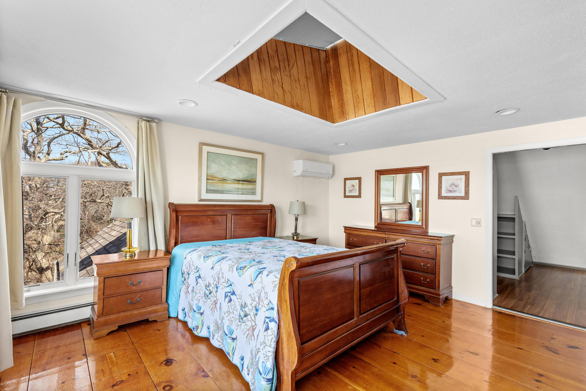 Orleans, Massachusetts, 02653, United States, 4 Bedrooms Bedrooms, ,4 BathroomsBathrooms,Residential,Active,2041822