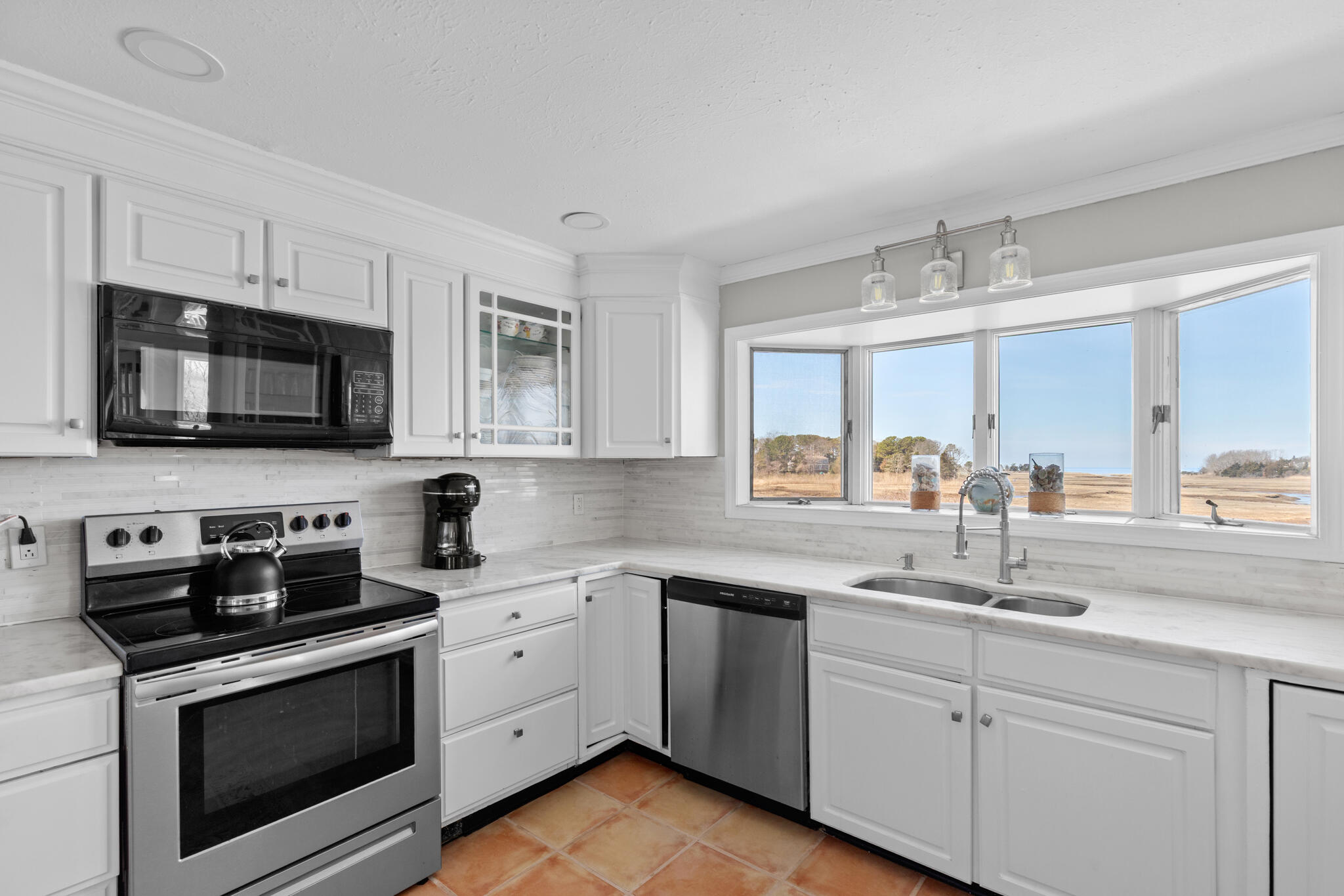Orleans, Massachusetts, 02653, United States, 4 Bedrooms Bedrooms, ,4 BathroomsBathrooms,Residential,Active,2041822