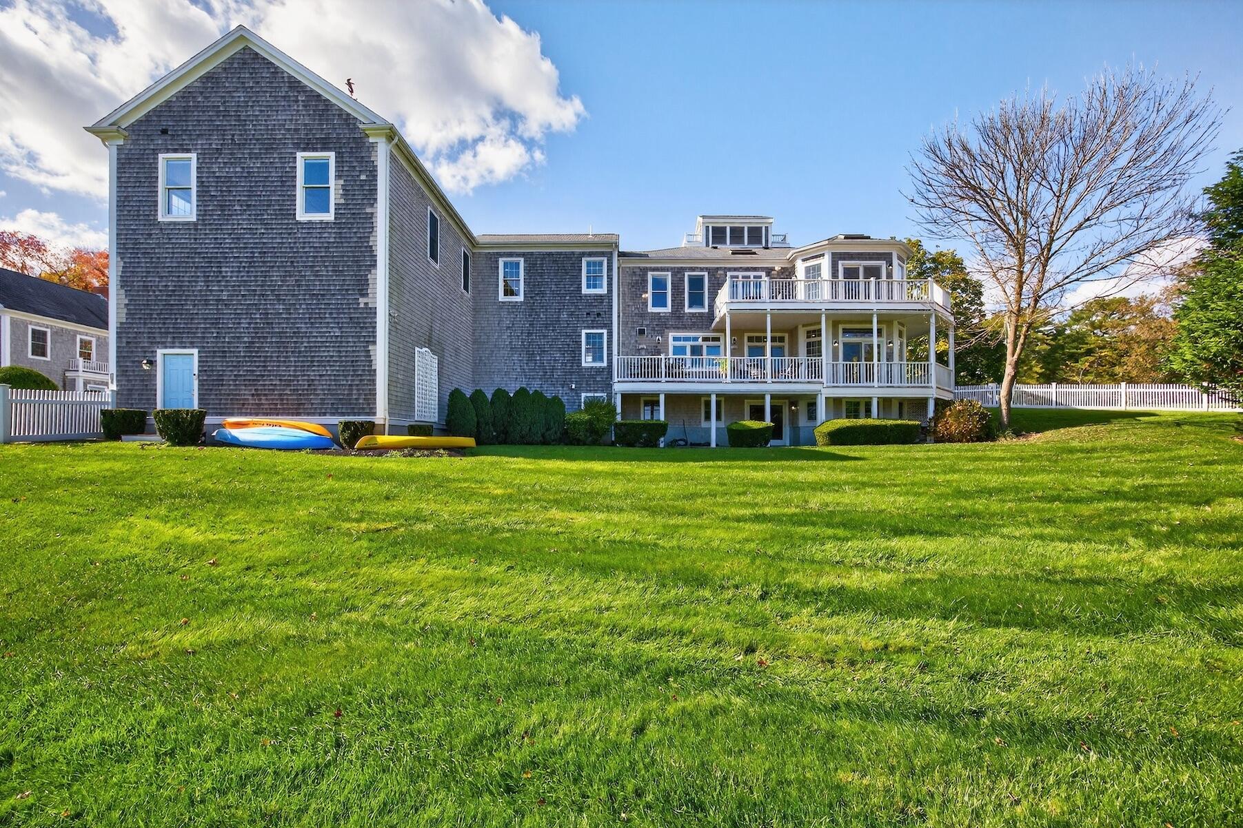 Duxbury, Massachusetts 02332, United States, 5 Bedrooms Bedrooms, ,6 BathroomsBathrooms,Residential,Active,234748