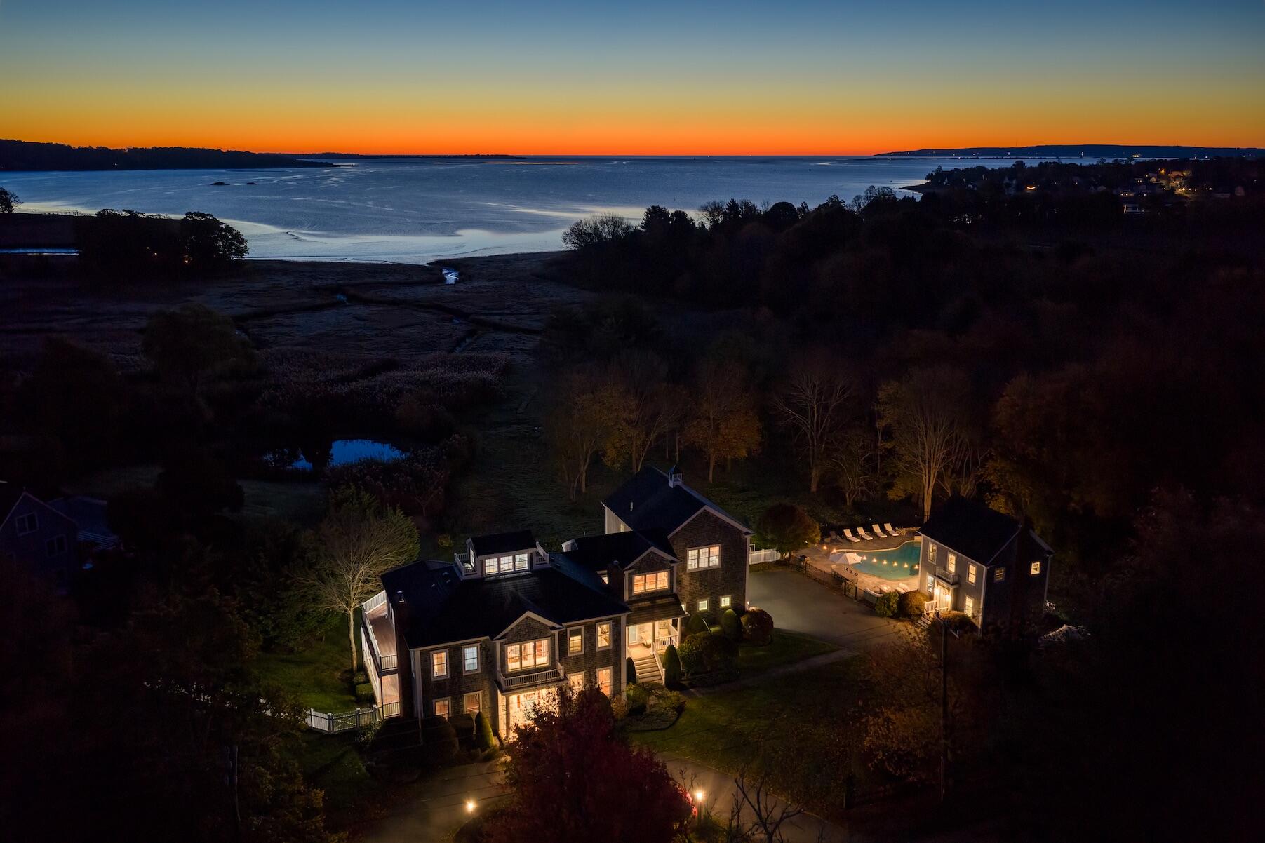 Duxbury, Massachusetts 02332, United States, 5 Bedrooms Bedrooms, ,6 BathroomsBathrooms,Residential,Active,234748