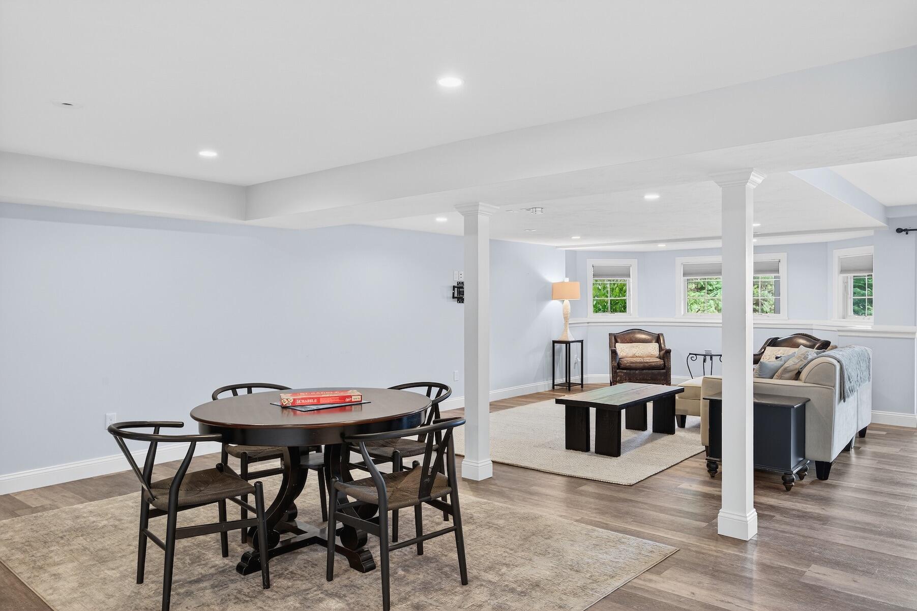 Duxbury, Massachusetts 02332, United States, 5 Bedrooms Bedrooms, ,6 BathroomsBathrooms,Residential,Active,234748