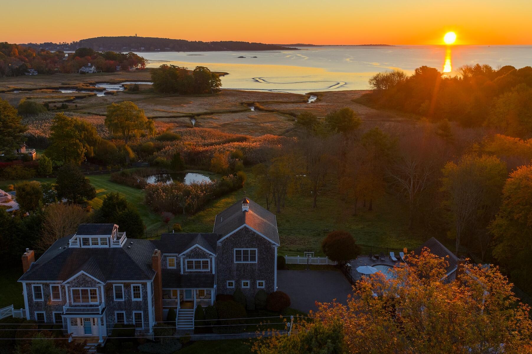Duxbury, Massachusetts 02332, United States, 5 Bedrooms Bedrooms, ,6 BathroomsBathrooms,Residential,Active,234748