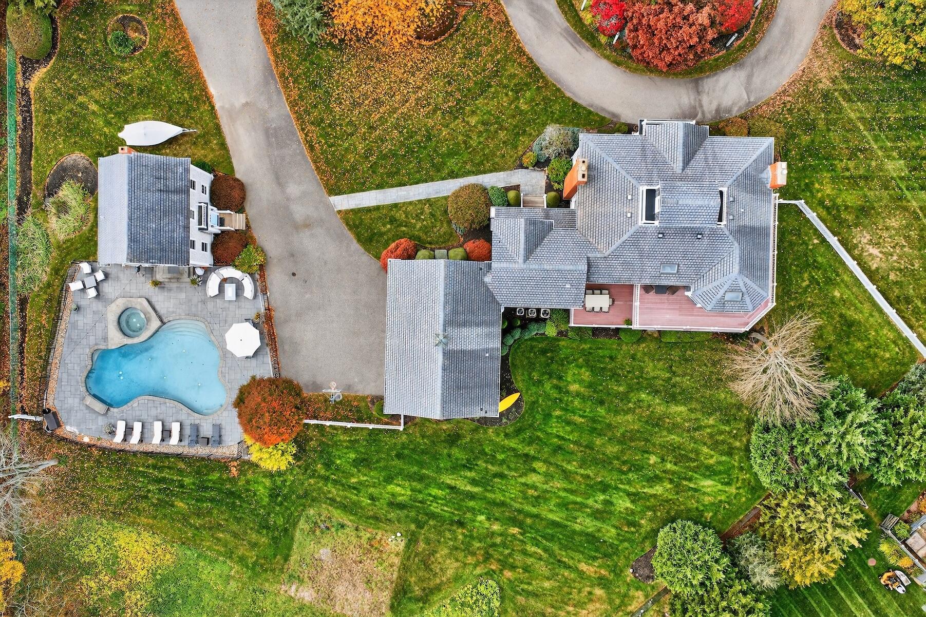 Duxbury, Massachusetts 02332, United States, 5 Bedrooms Bedrooms, ,6 BathroomsBathrooms,Residential,Active,234748