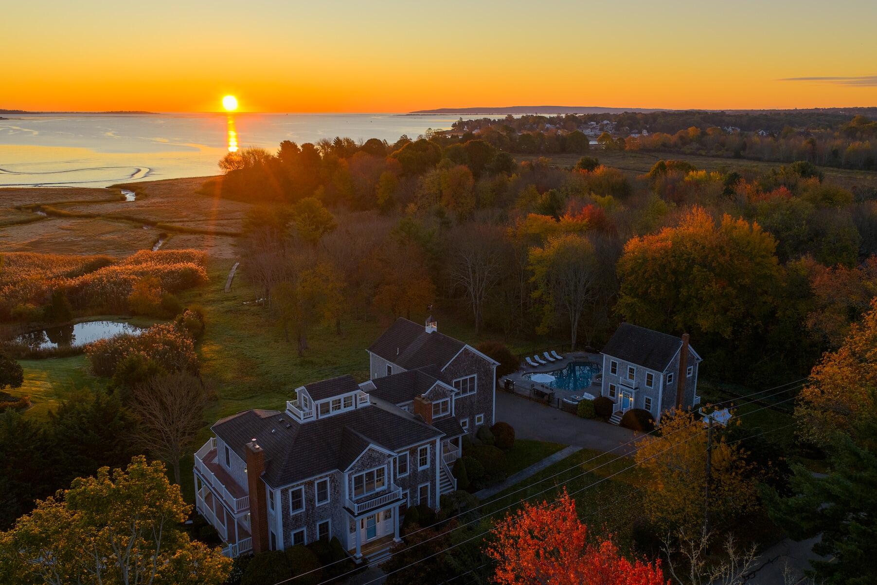 Duxbury, Massachusetts 02332, United States, 5 Bedrooms Bedrooms, ,6 BathroomsBathrooms,Residential,Active,234748