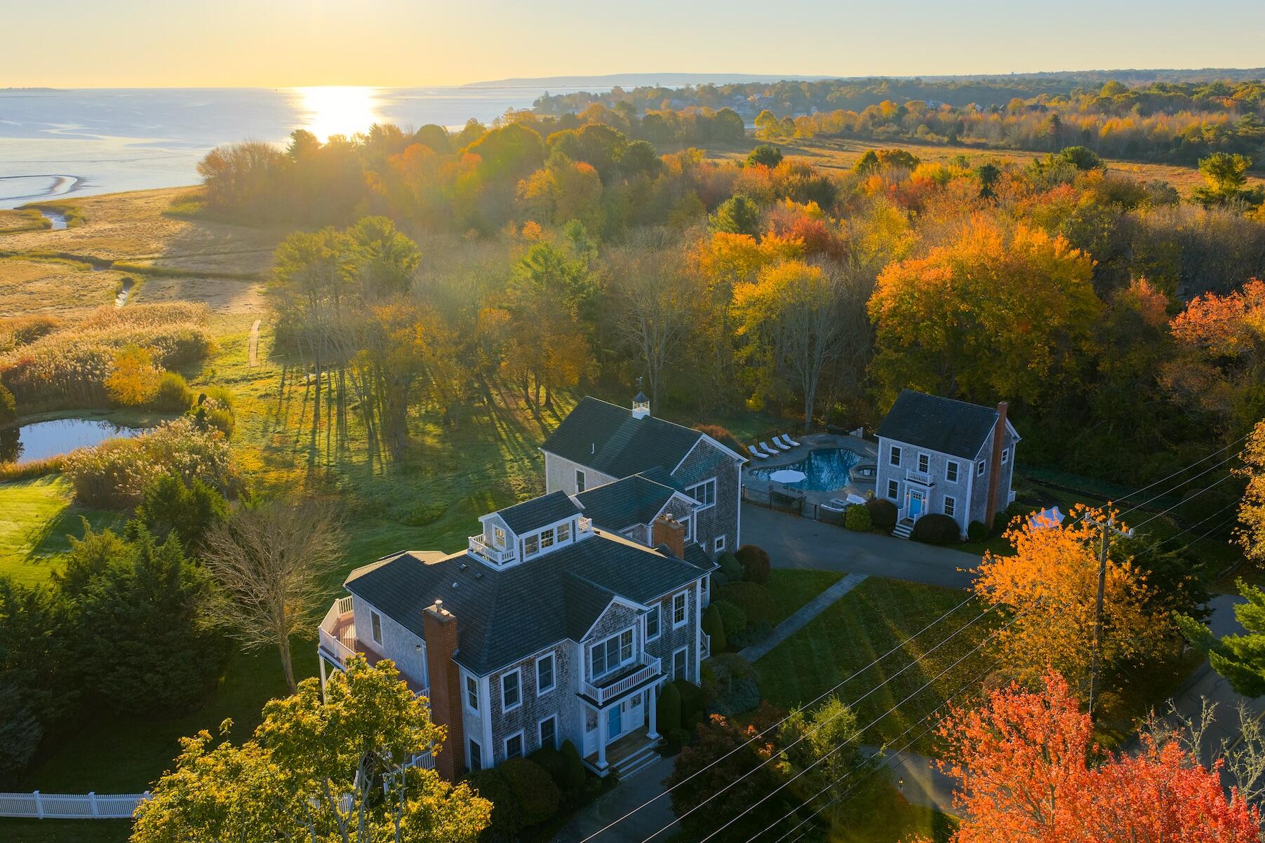 Duxbury, Massachusetts 02332, United States, 5 Bedrooms Bedrooms, ,6 BathroomsBathrooms,Residential,Active,234748