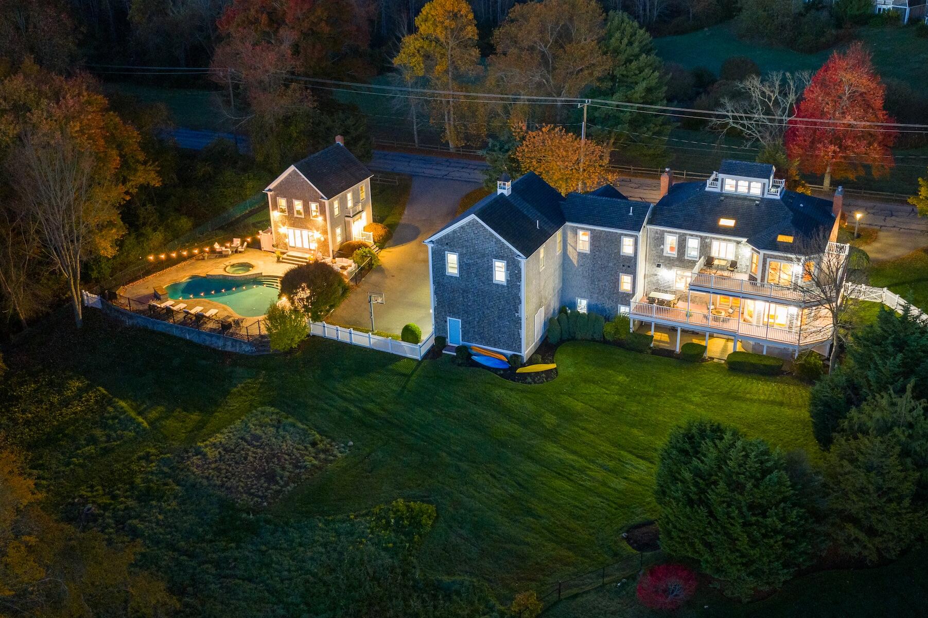 Duxbury, Massachusetts 02332, United States, 5 Bedrooms Bedrooms, ,6 BathroomsBathrooms,Residential,Active,234748