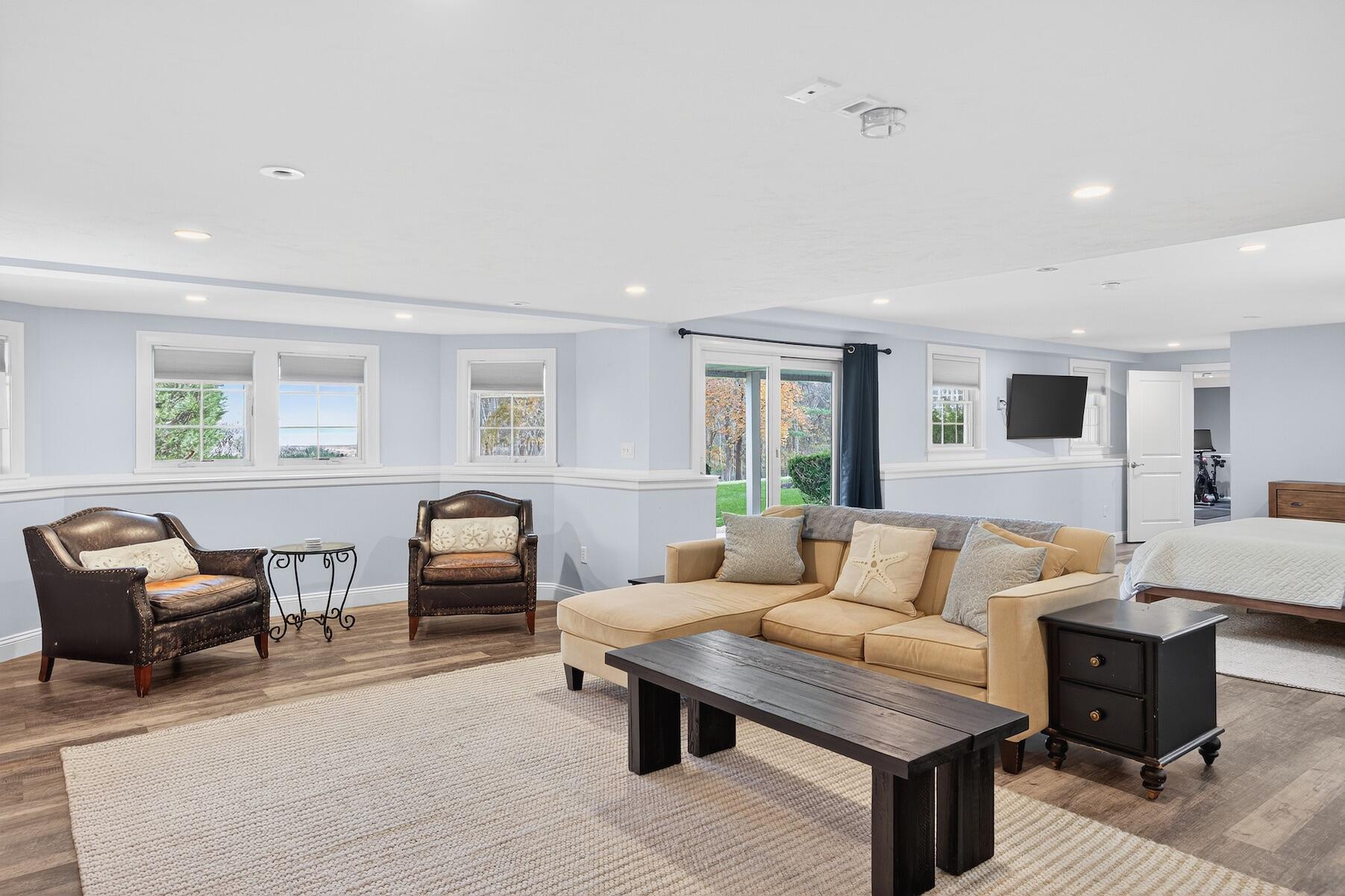 Duxbury, Massachusetts 02332, United States, 5 Bedrooms Bedrooms, ,6 BathroomsBathrooms,Residential,Active,234748