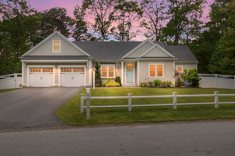 Single Family Residence in Mashpee MA 1 Snead Drive.jpg