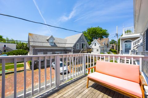 Condominium in Provincetown MA 92 Commercial Street 15.jpg