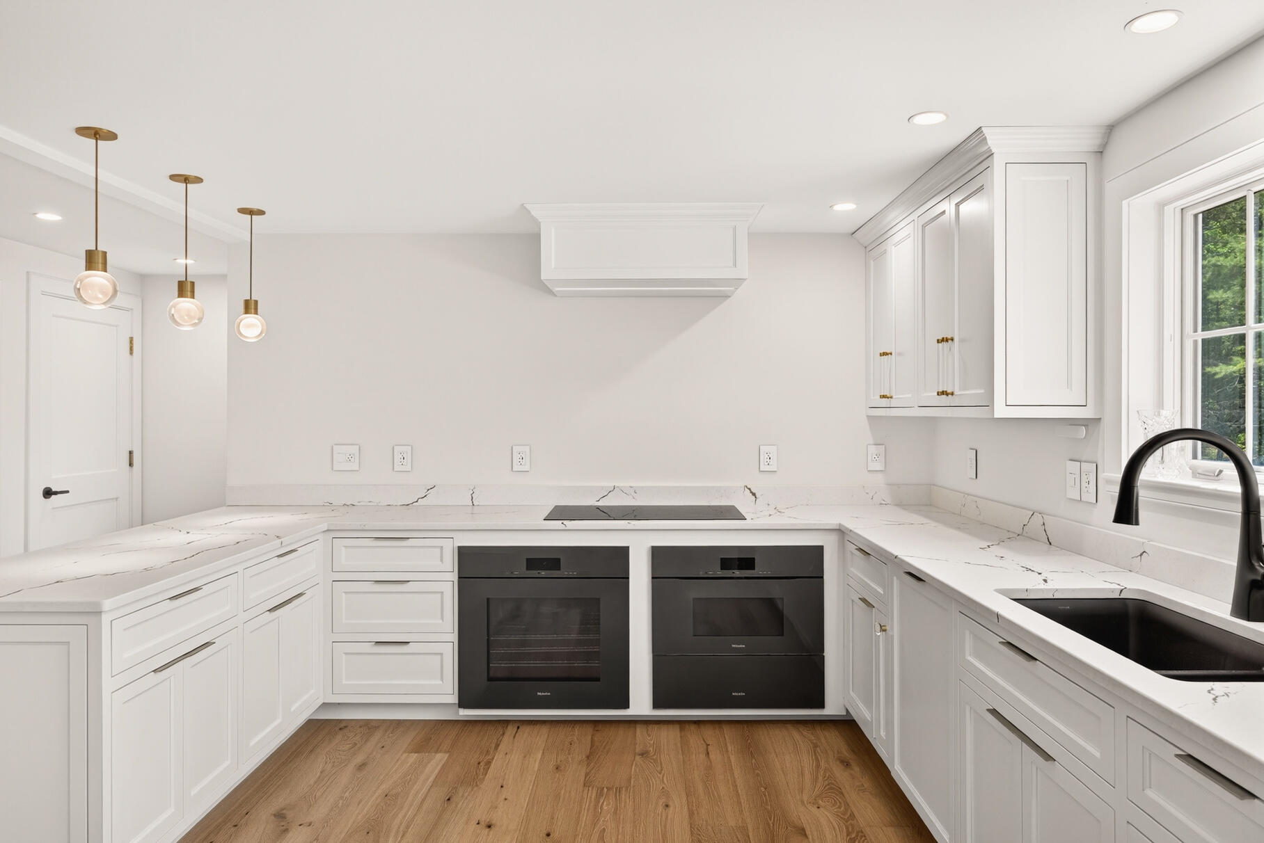 Brewster, Massachusetts 02631, United States, 3 Bedrooms Bedrooms, ,3 BathroomsBathrooms,Residential,Active,160519