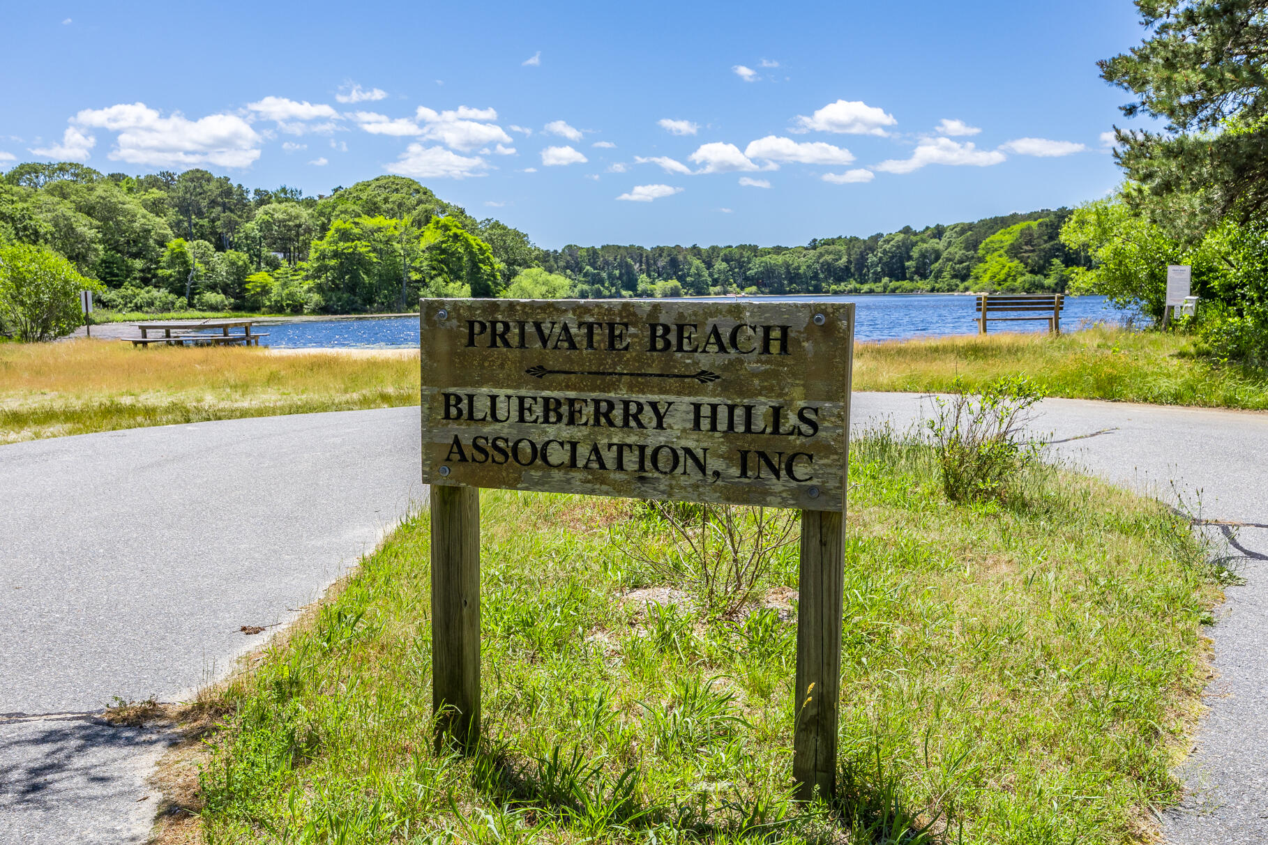 Brewster, Massachusetts 02631, United States, 3 Bedrooms Bedrooms, ,3 BathroomsBathrooms,Residential,Active,160519