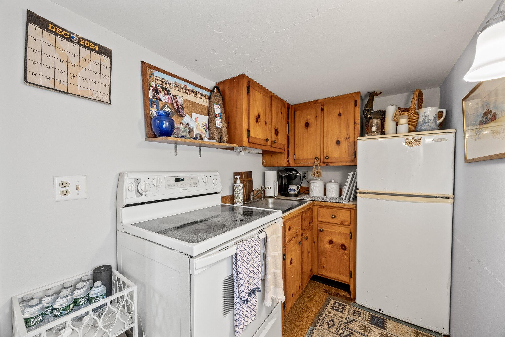 Chatham, Massachusetts 02633, United States, 1 Bedroom Bedrooms, ,1 BathroomBathrooms,Residential,Pending,24192