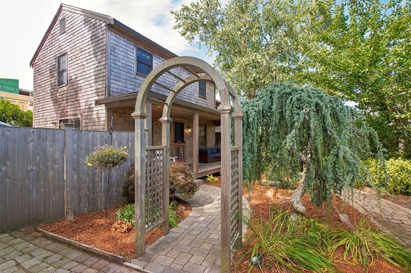 2 GEORGES PATH # A, PROVINCETOWN, MA 02657 - Image aec0aba0982a9699ab3fdb07993db8c6/2961875343