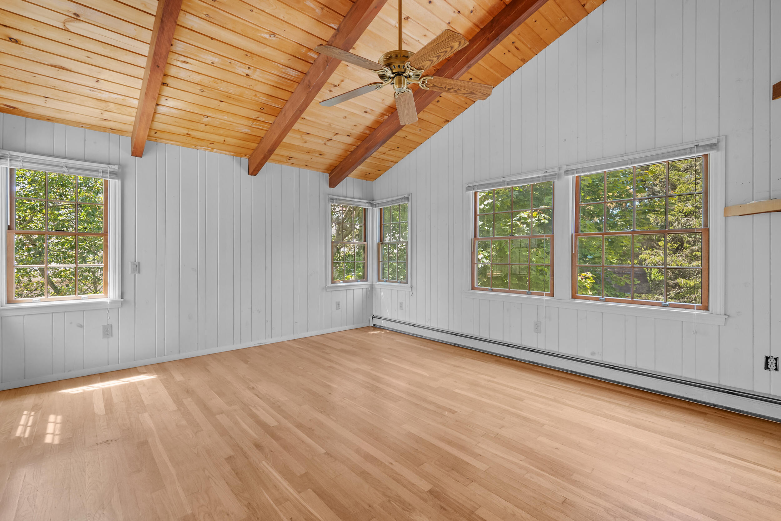 Chatham, Massachusetts 02633, United States, 4 Bedrooms Bedrooms, ,3 BathroomsBathrooms,Residential,Active,191513