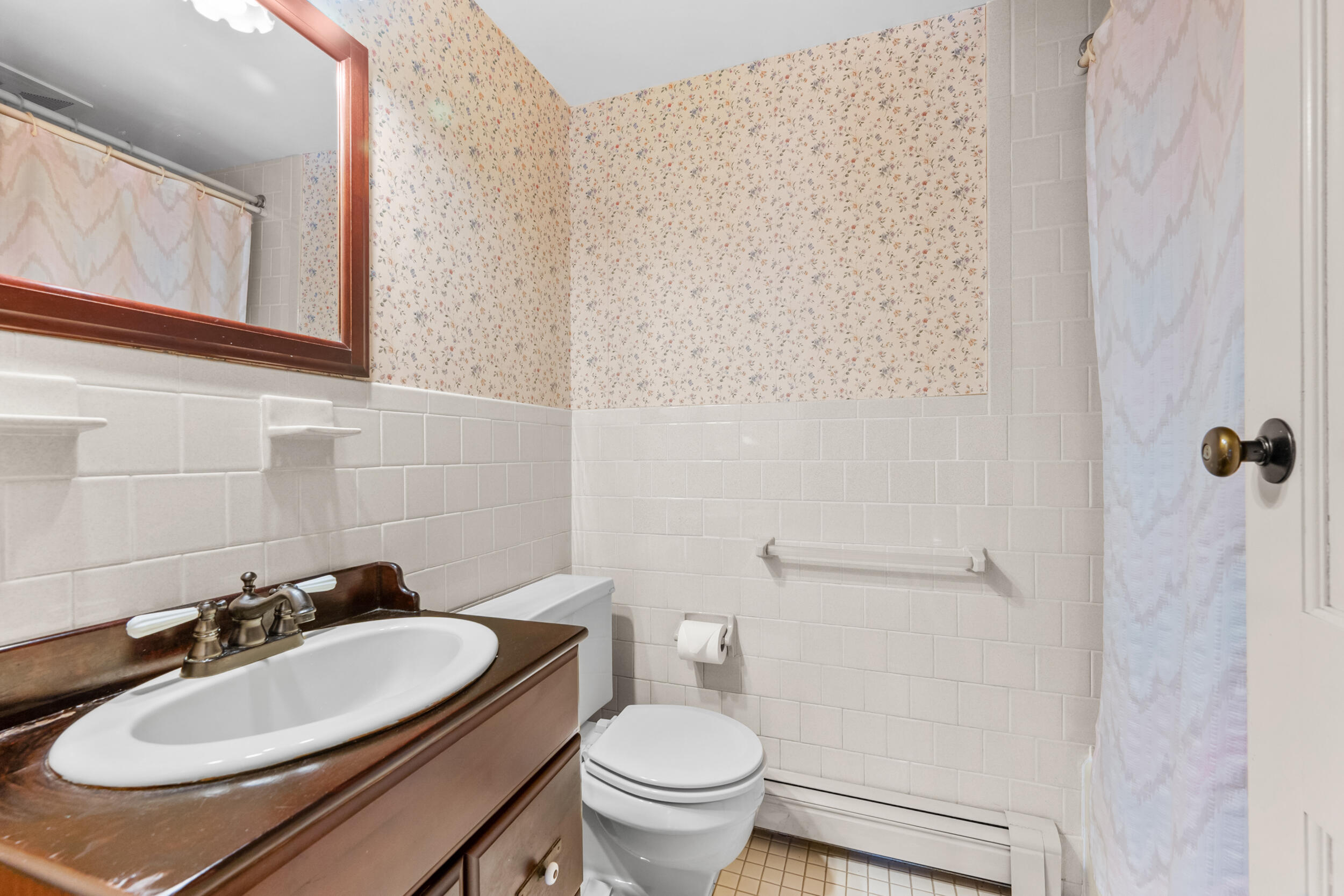 Chatham, Massachusetts 02633, United States, 4 Bedrooms Bedrooms, ,3 BathroomsBathrooms,Residential,Active,191513