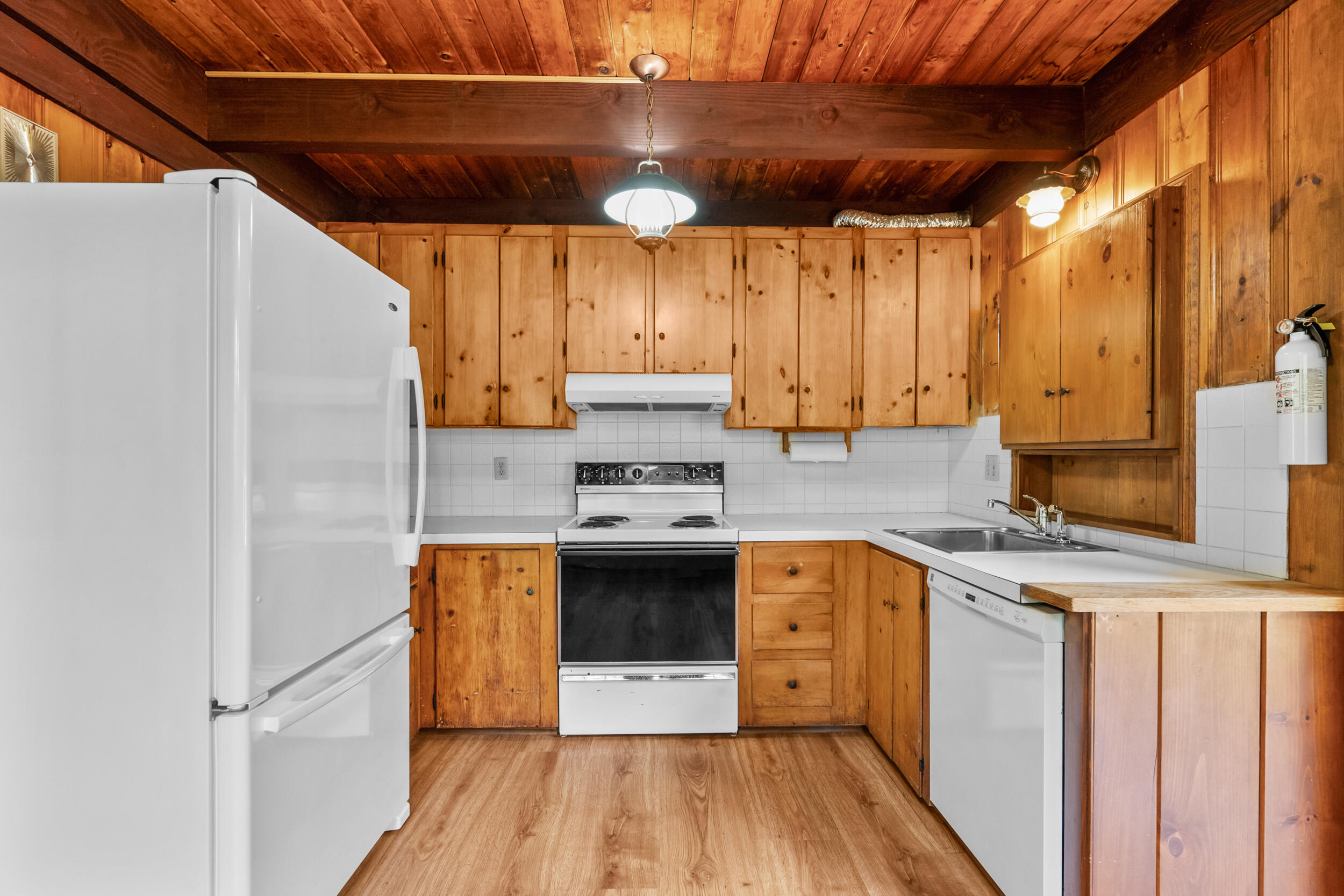 Chatham, Massachusetts 02633, United States, 4 Bedrooms Bedrooms, ,3 BathroomsBathrooms,Residential,Active,191513